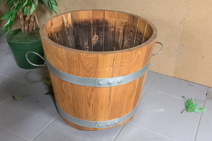 Pflanzkübel aus Holz